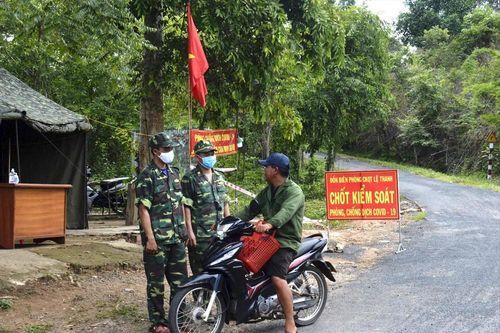 Nhập cảnh trái phép cận tết gia tăng: Cách ly, xử nghiêm