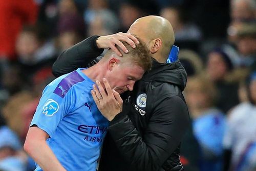 Nhận hung tin từ ngôi sao De Bruyne, HLV Man City 'bốc hỏa'
