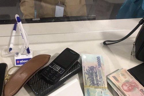 Hàng loạt vụ mất tài sản trên máy bay được tìm thấy và trả lại