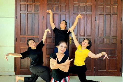 NSND Đinh Xuân La: 'Cứ được múa là khỏe ngay'