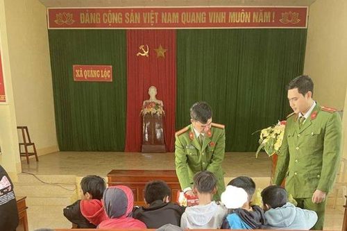 Phát hiện, ngăn chặn 17 học sinh tự chế pháo nổ từ mạng xã hội