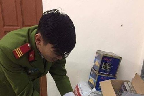 Thu giữ hơn 1 tấn hạt hướng dương tẩm ướp gia vị toàn chữ Trung Quốc