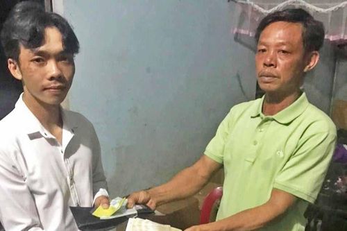 Một nông dân ở Phú Thiện trả lại gần 28 triệu đồng cho shipper đánh rơi