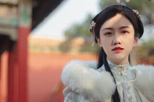 Từng bị bục chỉ quần vì quá béo, cô gái lột xác thành mỹ nhân