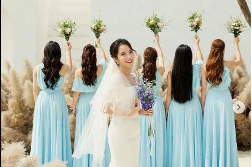 Primmy Trương khoe ảnh cưới bên dàn phù dâu đình đám