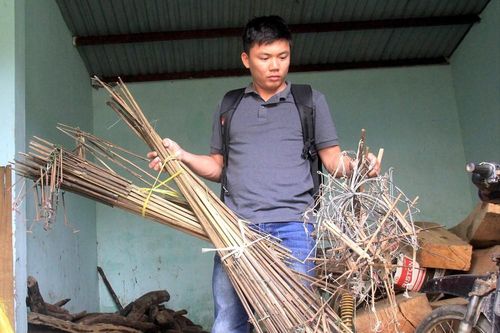Những thợ săn trả nợ rừng xanh