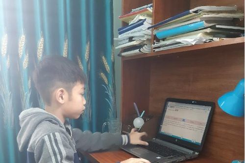 Chuyên gia chỉ cách bảo vệ đôi mắt khi học online