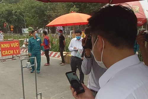 Lãnh đạo Bình Dương livestream và hứa với dân điều gì?
