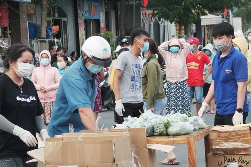 Tuổi trẻ đất Thủ mở 'Gian hàng 0 đồng' phục vụ dân khu vực bị phong tỏa