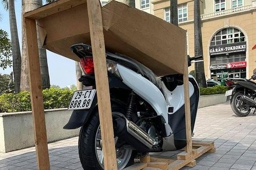 Dân chơi Hà Nội chi 900 triệu tậu Honda SH biển ngũ quý 8