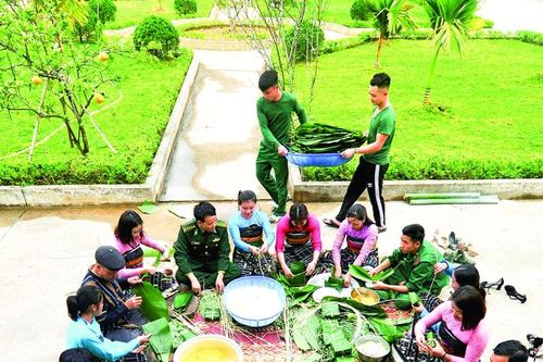 Ấm tình biên cương