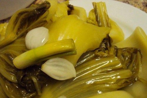 Thêm nguyên liệu này, dưa muối để lâu bao nhiêu cũng không hỏng