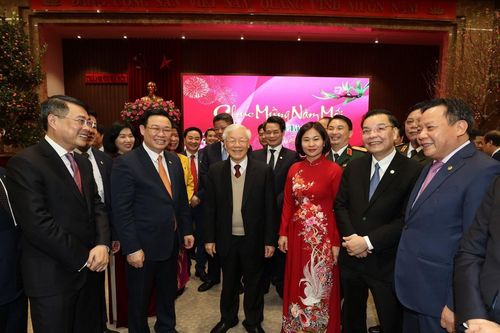 Tổng Bí thư, Chủ tịch nước chúc Tết Đảng bộ, quân và dân Thủ đô Hà Nội