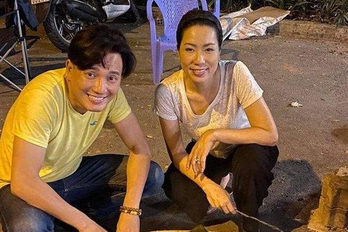 Á hậu giàu có nhưng không 'bỏ tiền' mua bánh chưng chỉ vì một lý do