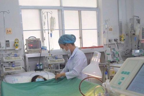 Niềm vui ê-kíp bác sĩ cứu sống mẹ con sản phụ nguy kịch ngày giáp Tết