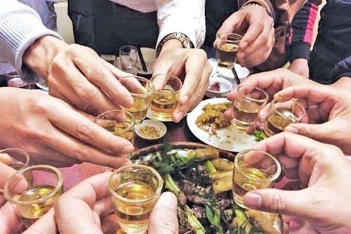 Những mức phạt tiền cần biết khi uống rượu bia dịp Tết đến Xuân về