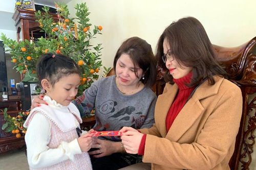 Giữ nét đẹp lì xì ngày Tết