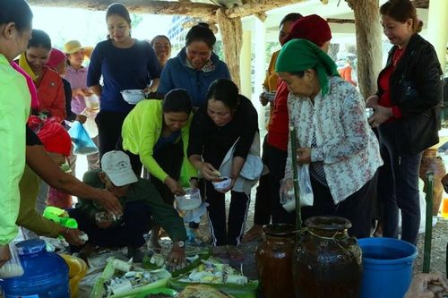 Đầu năm, người Gia Rai cúng thần buôn làng