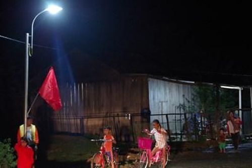 Mang ánh sáng về vùng biên