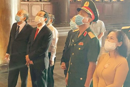 Phó Thủ tướng Trương Hòa Bình, Bí thư Nguyễn Văn Nên họp mặt truyền thống cách mạng ở TPHCM