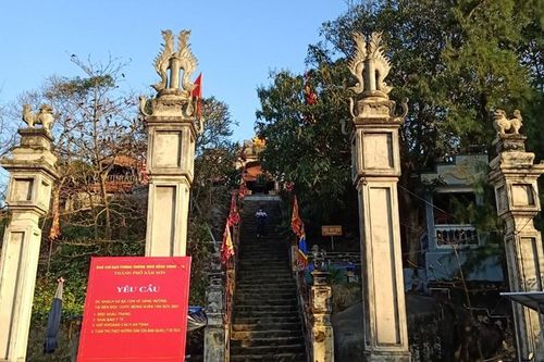 Khoảng lặng hoạt động tín ngưỡng đầu xuân và sự chờ đợi về những thay đổi tích cực