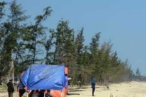 Vụ 2 người đuối nước ở biển Mỹ Khê: Sẽ đề nghị khen thưởng nam bảo vệ dũng cảm