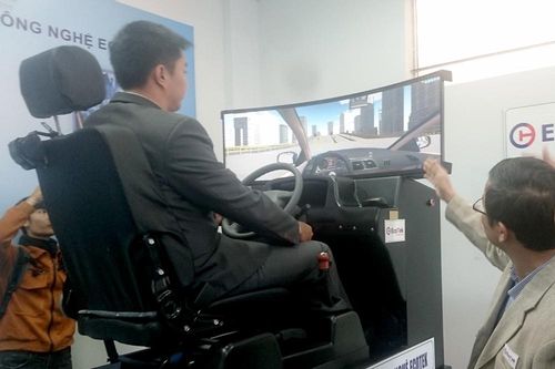 Lùi dạy và thi lái ô tô bằng phần mềm mô phỏng thêm 1 năm