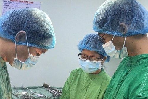 Liên tiếp phẫu thuật thành công hai trường hợp sản khoa bệnh lý nặng