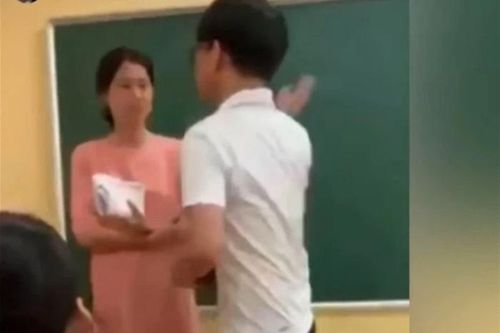 Đau xót chi bằng cảnh thầy cô thấy trò hư không dám răn, trò hỗn phải giả điếc
