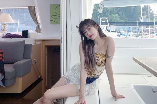 Nữ thần tượng xinh đẹp nhất Hàn Quốc ăn mặc gợi cảm, thời thượng