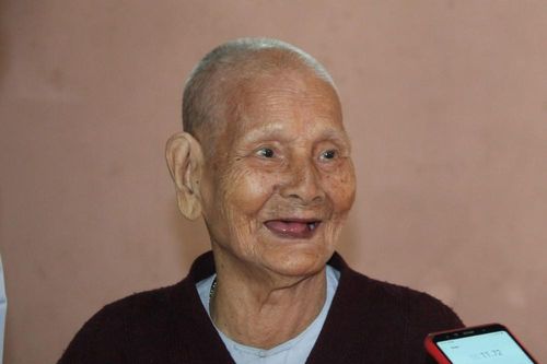 Đầu năm, nghe các cụ ngoài 100 tuổi chia sẻ bí quyết sống thọ