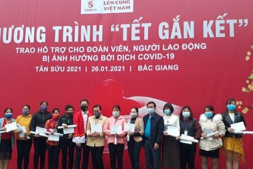 ''Tết gắn kết'' - món quà ý nghĩa cho người lao động bị ảnh hưởng bởi Covid-19