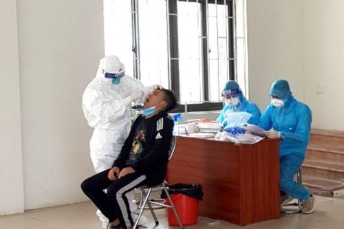 Gia Lâm xét nghiệm Covid-19 cho 185 thanh niên trúng tuyển nghĩa vụ