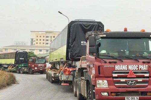 Hình ảnh đoàn tàu metro thứ 3 về Hà Nội