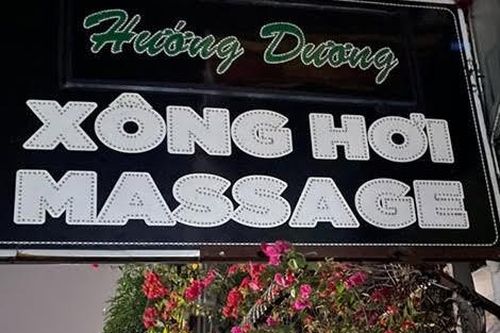 Kiểm tra cơ sở massage phát hiện nhân viên nữ thoát y phục vụ khách