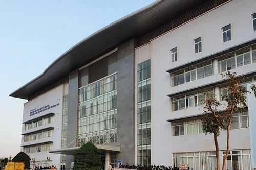 Phẫu thuật cứu sống một bệnh nhân bị dao găm vào ngực