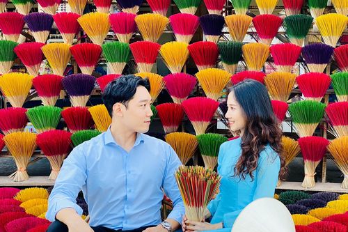 Cô gái dẫn bạn trai người Hàn khám phá Việt Nam