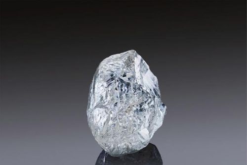 Nga sắp bán đấu giá viên kim cương 242 carat, kích cỡ bằng quả bóng bàn