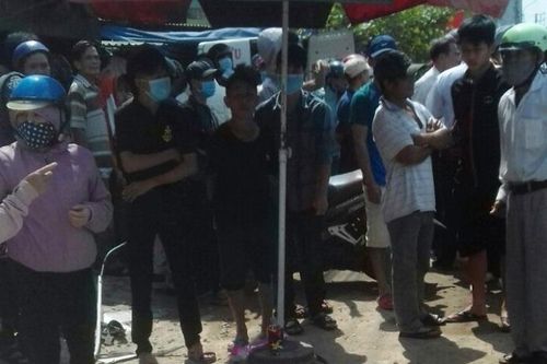 Truy tìm hành khách trên chuyến xe gây tai nạn liên hoàn ở Bình Định