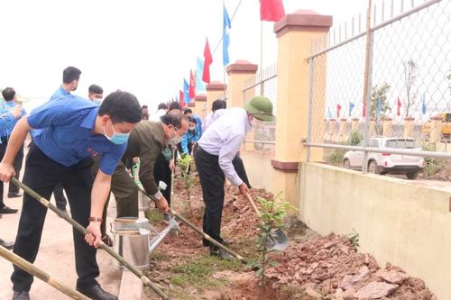 Tuổi trẻ Quảng Bình sôi nổi nhiều chương trình ý nghĩa cho cộng đồng