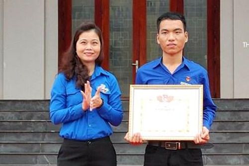 Chàng trai quả cảm ở làng chài Điện Dương