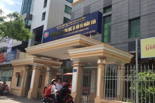 11 giảng viên xin nghỉ việc đã tố cáo những gì?