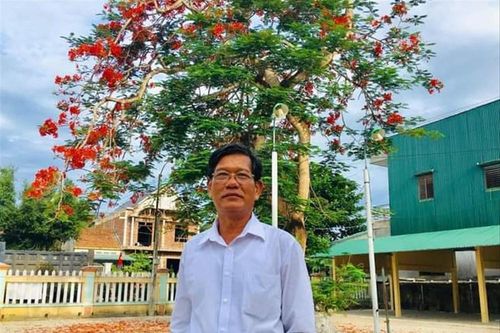 Thầy giáo nuôi nhiều trò mồ côi