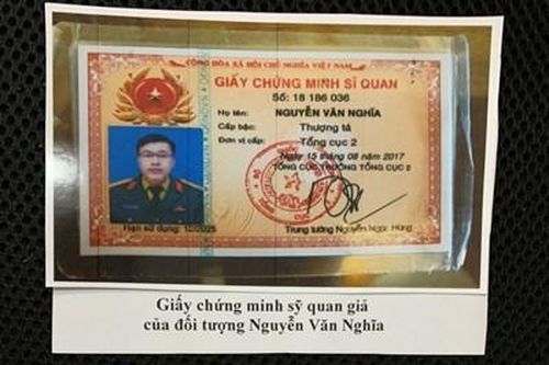 Khởi tố, bắt tạm giam hai 'sĩ quan tình báo rởm'