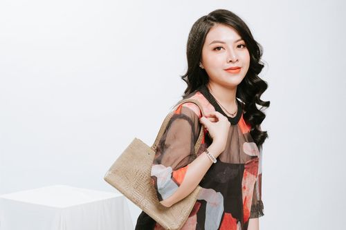 Ngọc Quyên Shop chia sẻ kinh nghiệm mua túi xách nữ