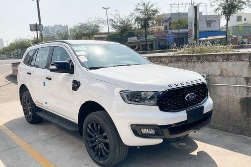 Ford Everest Sport 2021 xuất hiện tại đại lý, giá bán 1,112 tỷ đồng