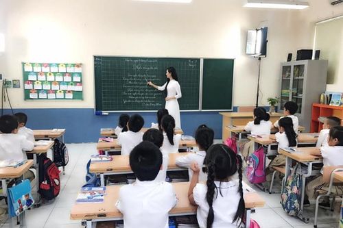 Cơm áo không đùa với nhà giáo