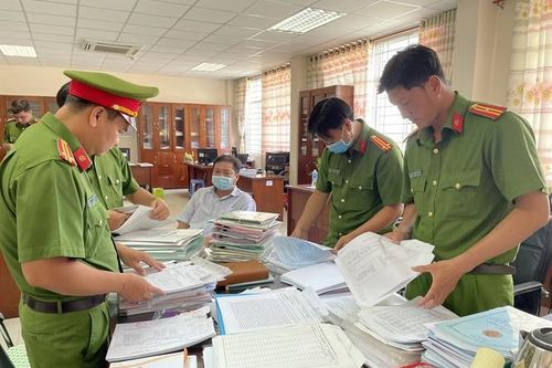 Siết mua bán hóa đơn bất hợp pháp, ngay khi cán bộ thuế bị khởi tố vì mua bán hóa đơn