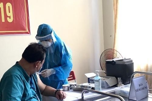 5.248 người Việt Nam đã tiêm vắc xin phòng COVID-19