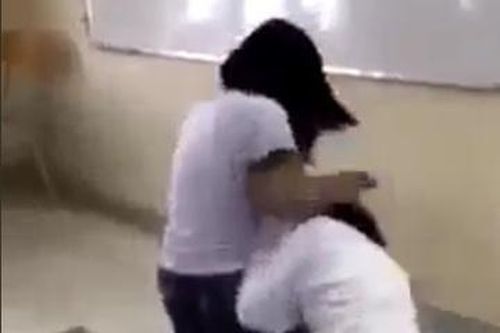 'Cổ vũ bạn đánh nhau là hành vi đáng lên án'
